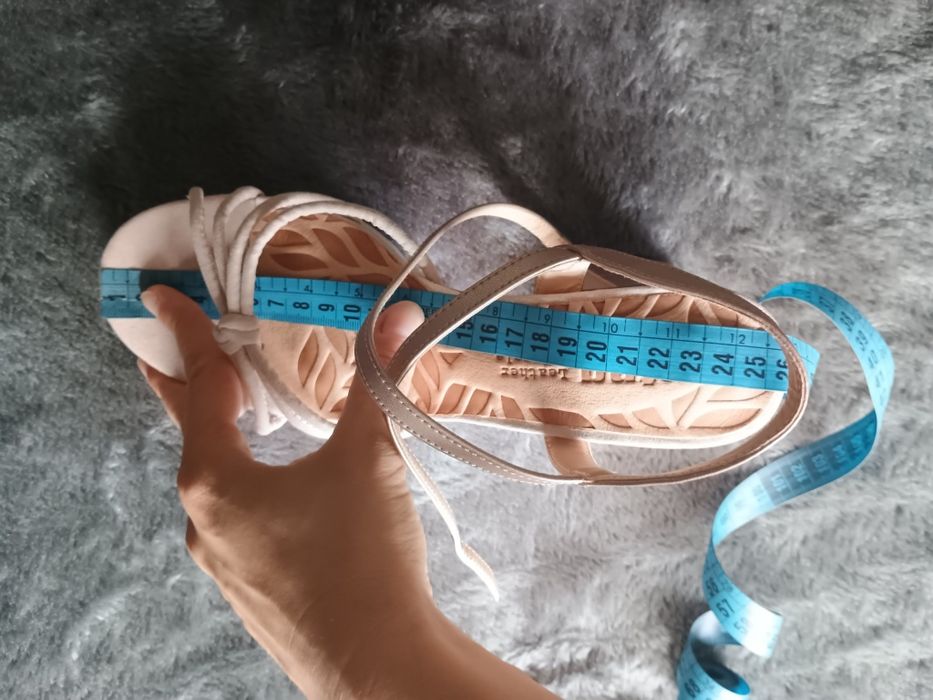 Sandały na wysokim obcasie klockowym mtng.