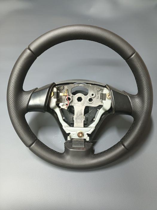Перетягнуте кермо  руль MAZDA-3 на обмін