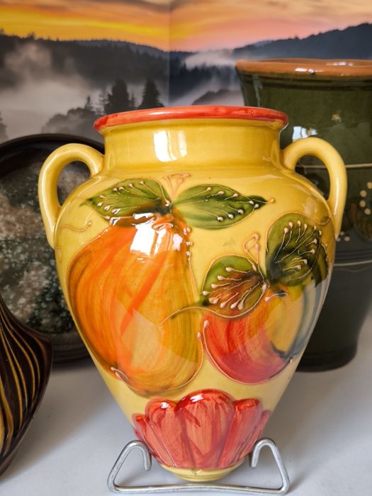 Wazon naścienny piękna stara ceramika sygnowana  22 cm