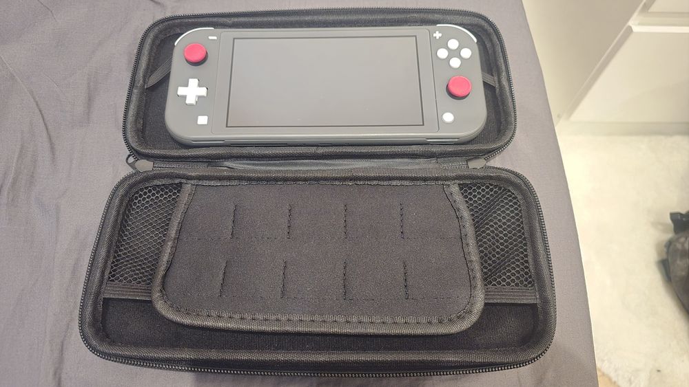 Nintendo Switch Lite (como nova) + capa