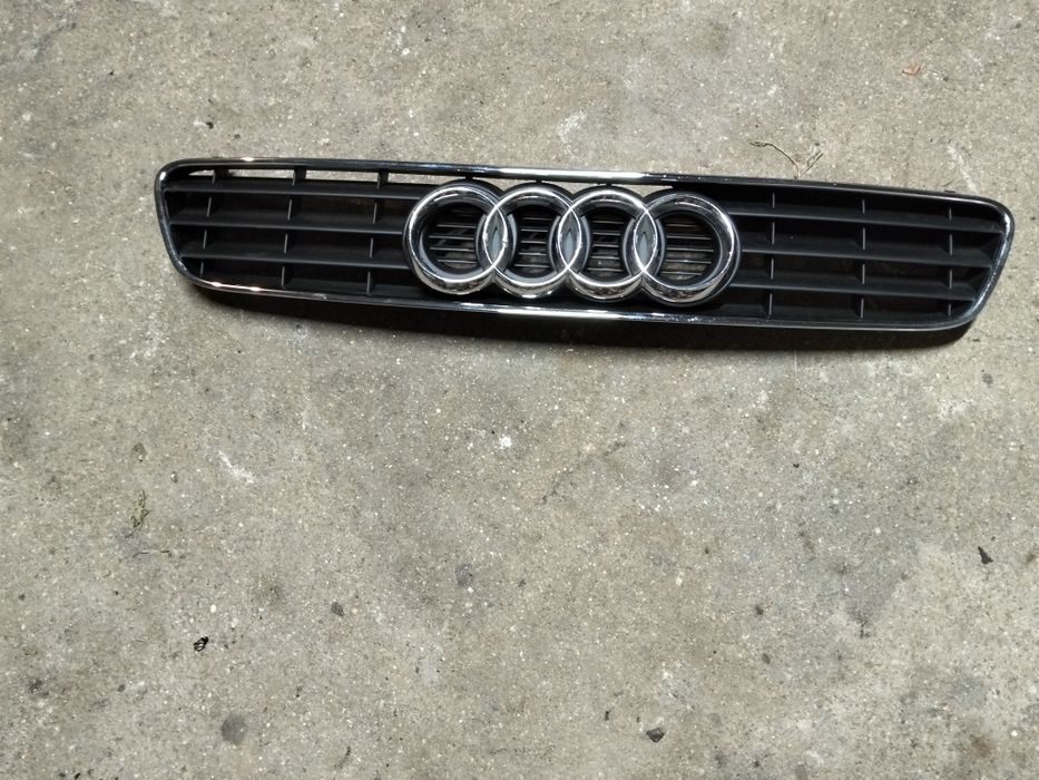 Grelha frontal Audi A3 8L
