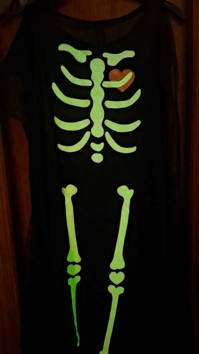 Vestido H&M de esqueleto Halloween para 8-9 anos (134cm)
