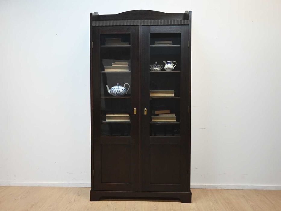 wąska wysoka witryna z około 1910 roku 111806