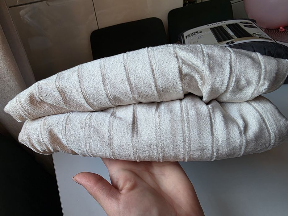 Zasłony velvet na przelotkach