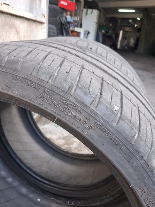 Pneus 235 35R19 usados