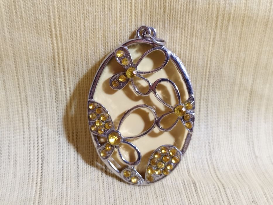 Wisiorek "2 w 1" / Metaloplastyka plus szkiełka/ Nowy