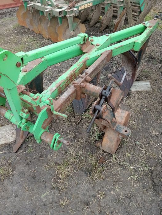 Плуг 3-35 Bomet висока стійка 70 см Польща