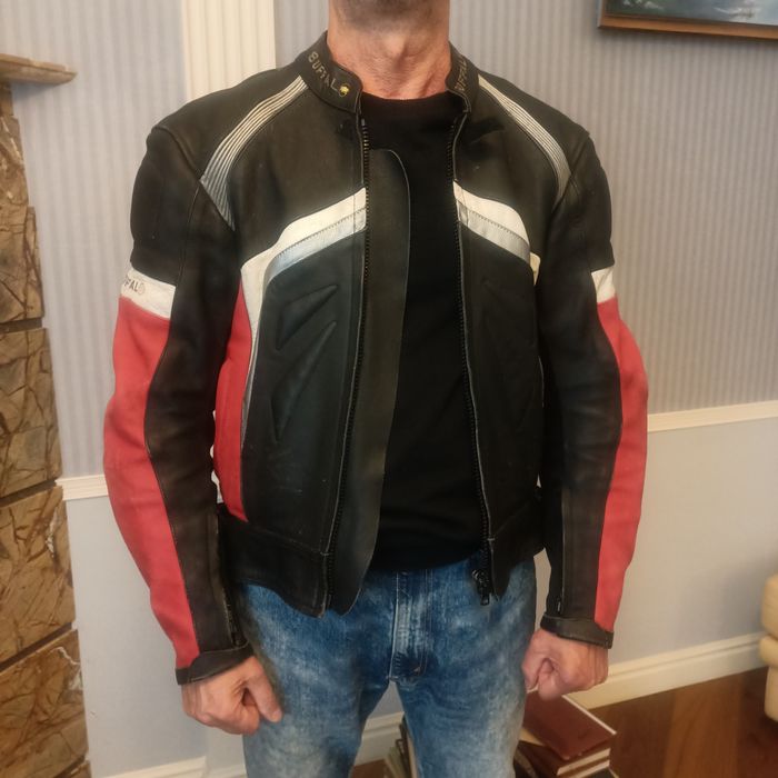 Мотокуртка Buffalo б/у кожа.