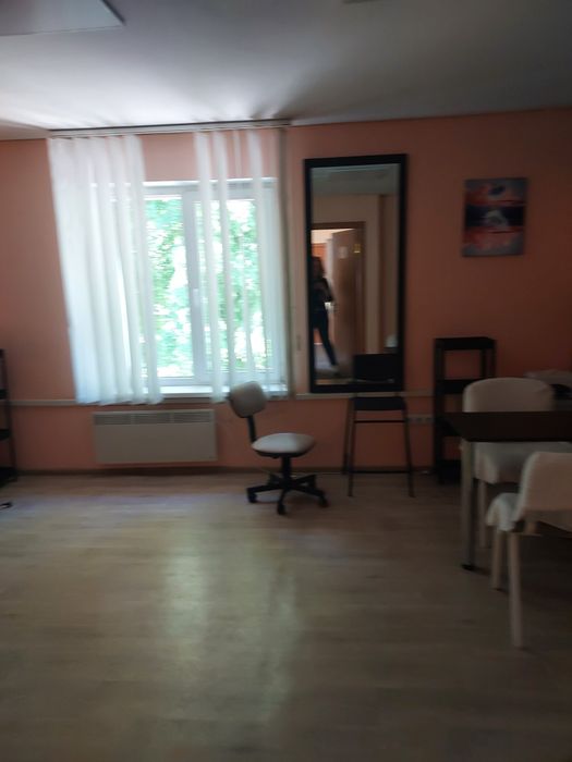 Здається приміщення (2 кімнати) в центрі міста в центрі