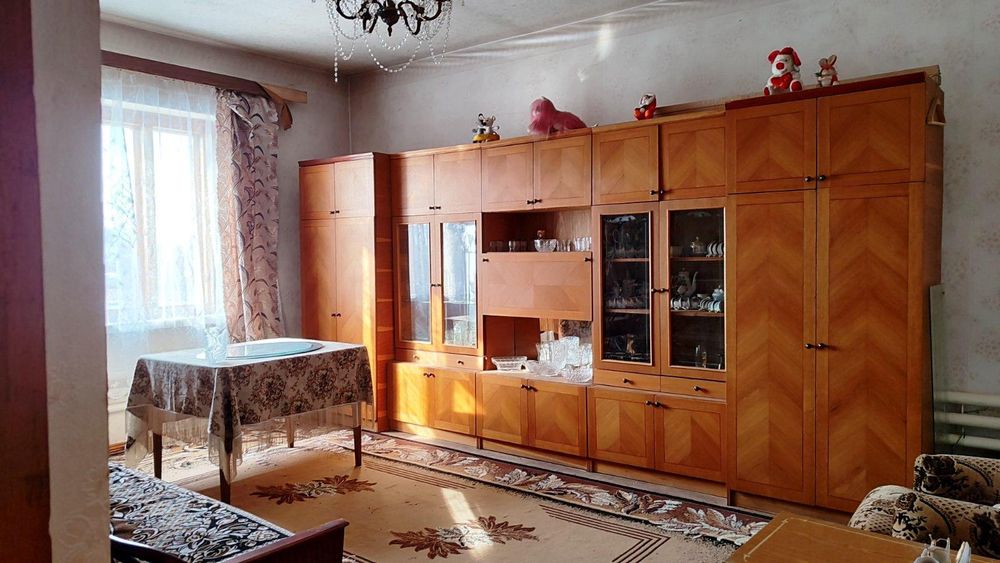 Добротний будинок у селі Тернова — простір, затишок і родючі землі!