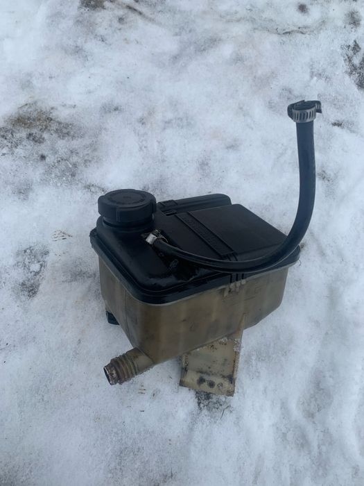 Бачок антифризу до бмв Е