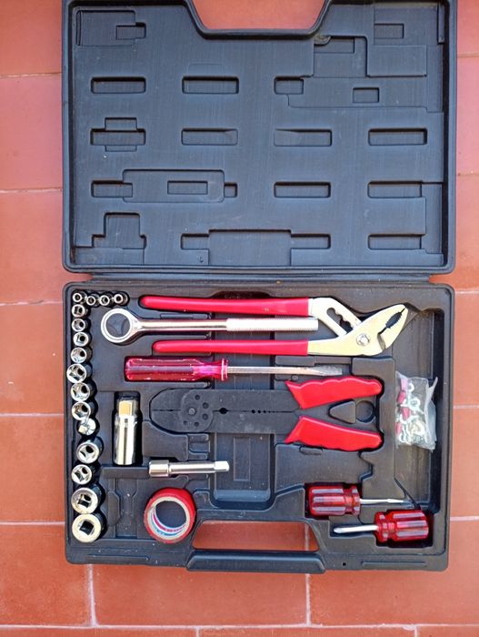 Caixa de ferramenta	26 peças -como novas