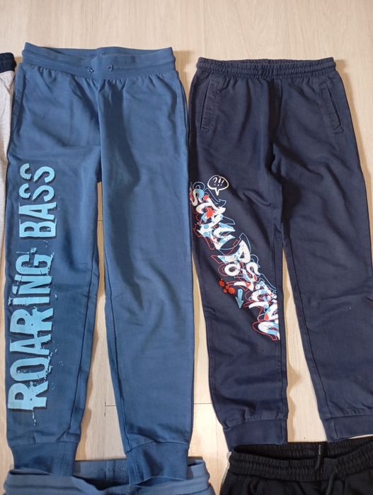 8xspodnie dresowe 134/140 Bdb