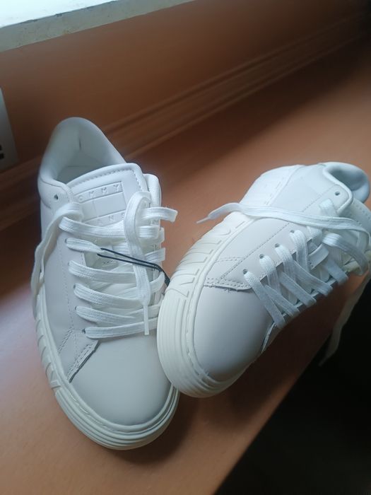 Sneakersy Tommy Hilfiger rozm.38 ecru nowe