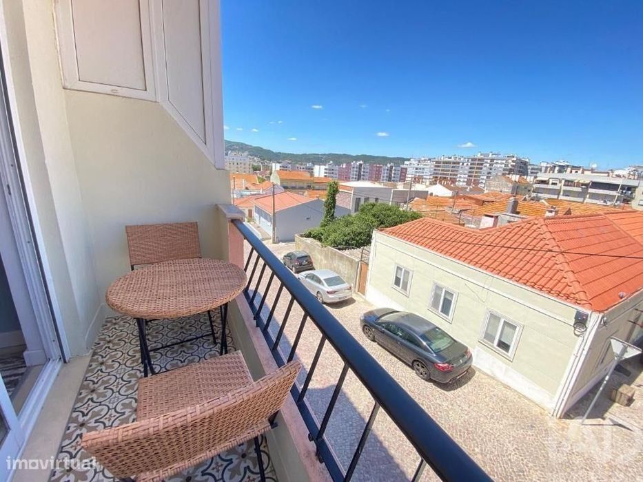 Apartamento T2 em São Sebastião