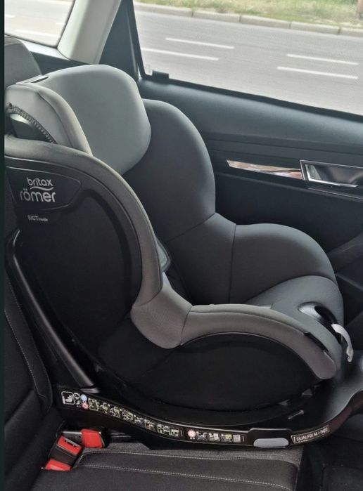 Автокресло Britax-Romer Dualfix з 3 міс. до 4 років