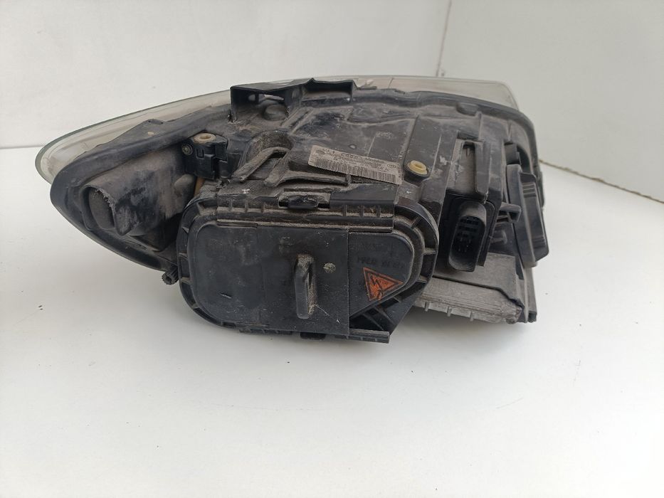 Ótica / farol esquerda AUDI Q7 (4L)
