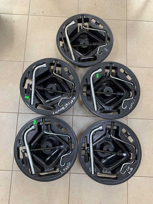 Набір Домкрат Ключ Крюк Гак Fiat Punto Bravo Stilo Linea