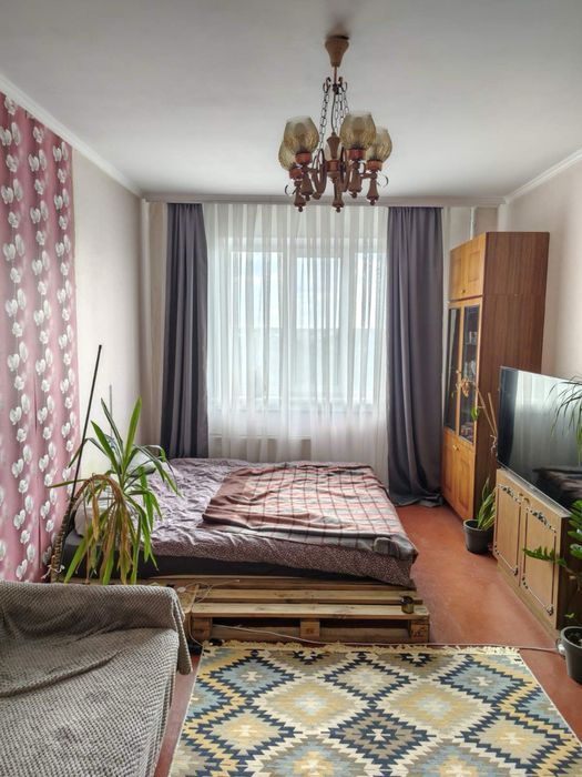 Продам однокімнатну квартиру, вул Олександра Клосовського