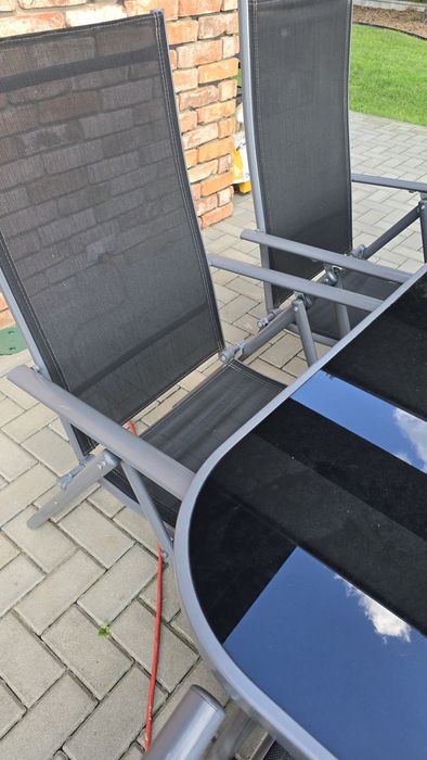 Zestaw ogrodowy stół + 6 składanych krzeseł
