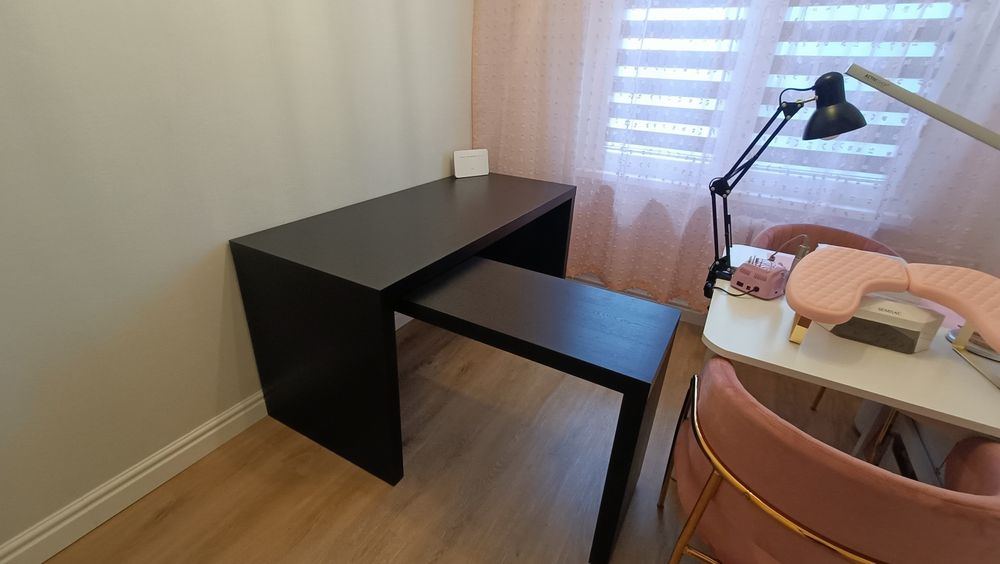 Biurko IKEA MALM z wysuwanym blatem