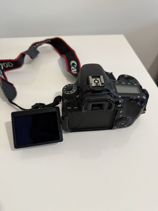Canon EOS 70D + 18-55mm