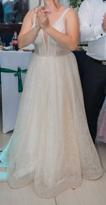 Piękna suknia ślubna