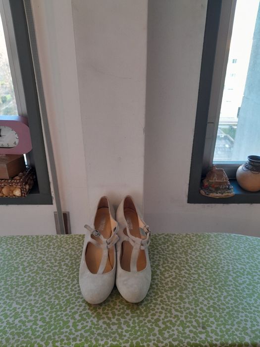 Vendo Sapatos de Senhora PIER ONE muito bonitos como novos