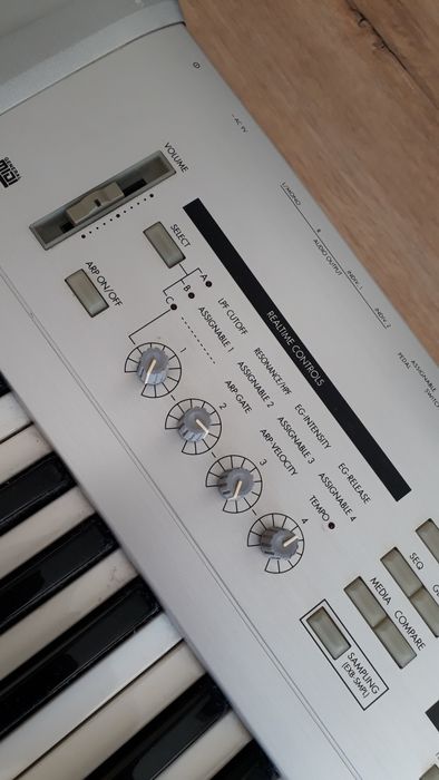 Синтезатор korg triton le 61