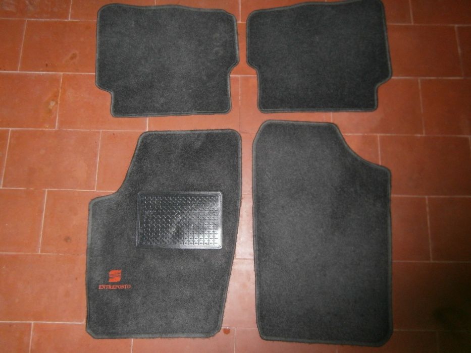 Tapetes alcatifa pretos P/ AUDI e SEAT-(2 conjuntos)-Baixo Preço