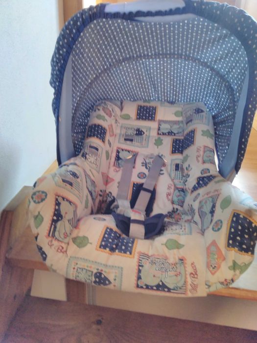 Cadeira de transportar bebe em automóvel