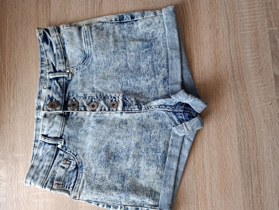 Jeansowe spodenki New Yorker r.S.