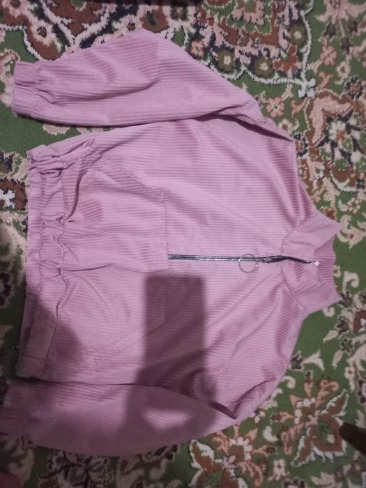 продам кофтинку для дівчинки у відмінному стані