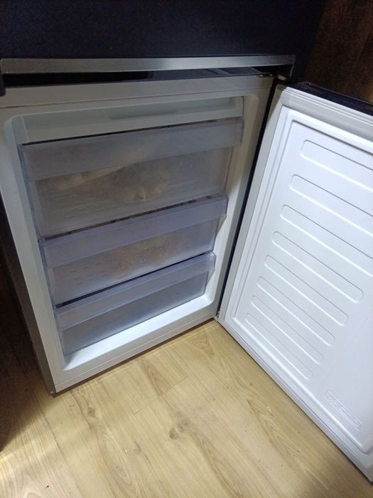 Lodówka zamrażarka Beko 180 cm