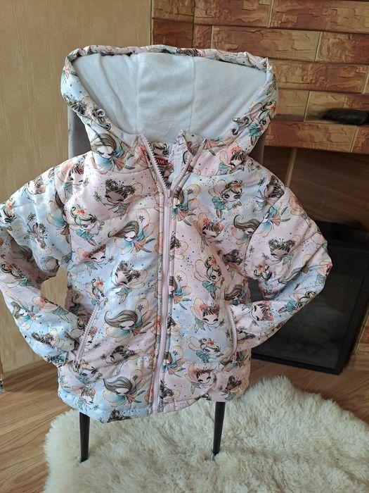 Куртка дитяча весняна для дівчинки.