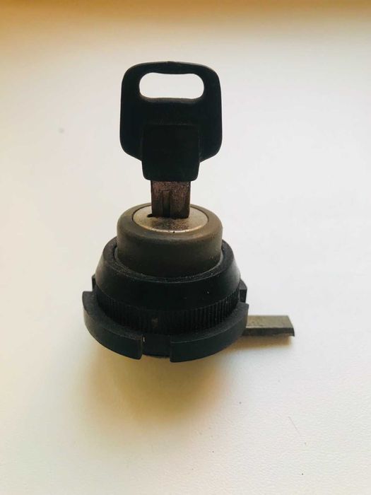 Замок с ключиком