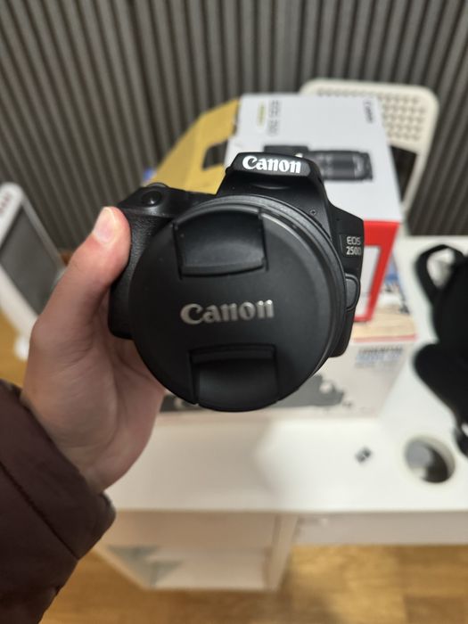 Canon EOS 250D – Excelente Estado – Ideal para Vídeo e Foto