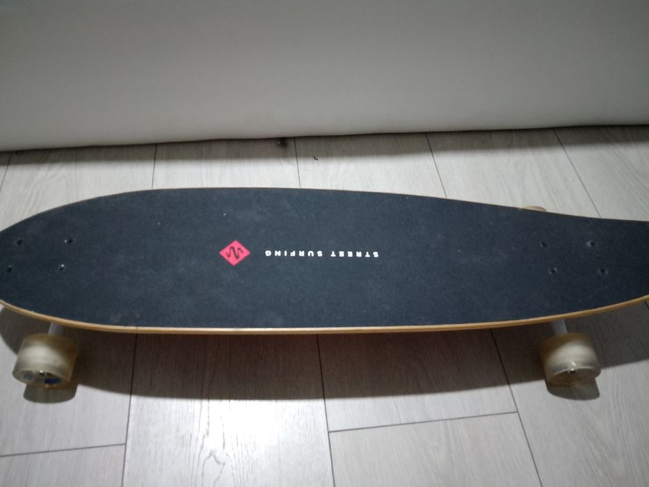 Longboard  da street surfing