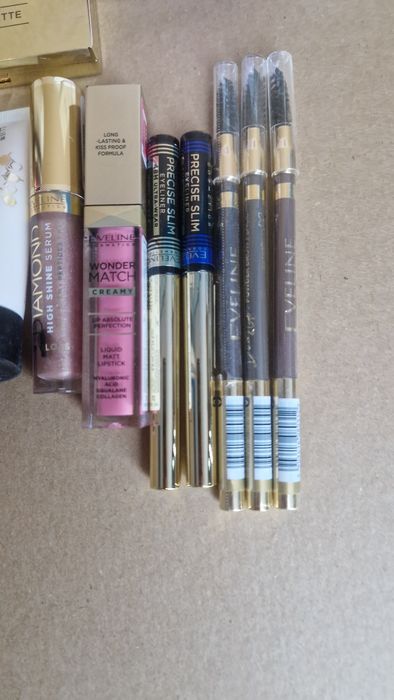 Zestaw kosmetyków Eveline Cosmetics