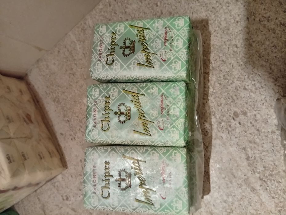 Lote perfumaria - Desodorizante e sabonetes