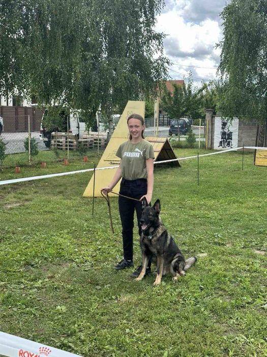 Шукаємо дівчинку для в’язки