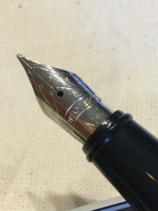 Caneta tinteiro nova Sheaffer com estojo