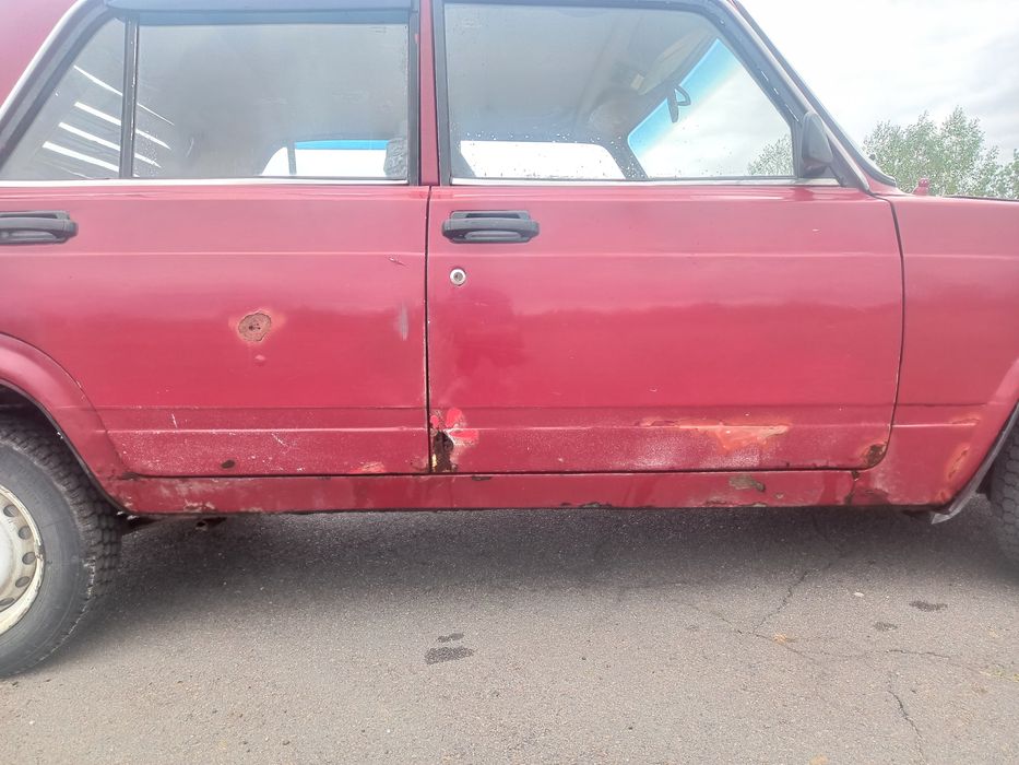 Автомобіль ВАЗ 2105