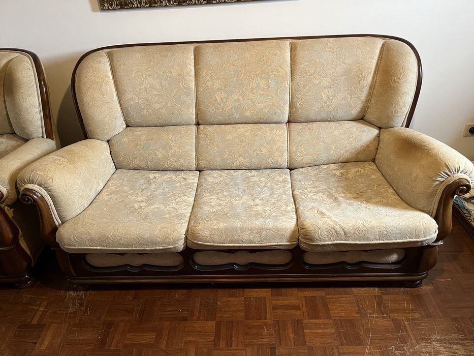 Sofá cama e 2 individuais