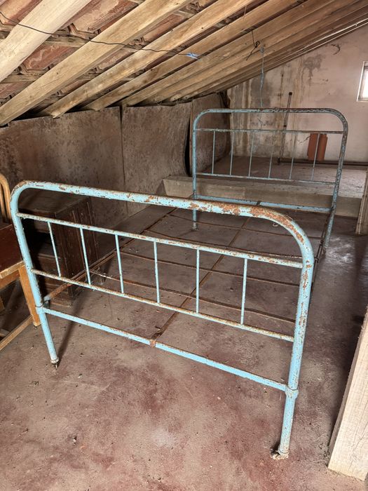Estrutura de Cama de Ferro Casal