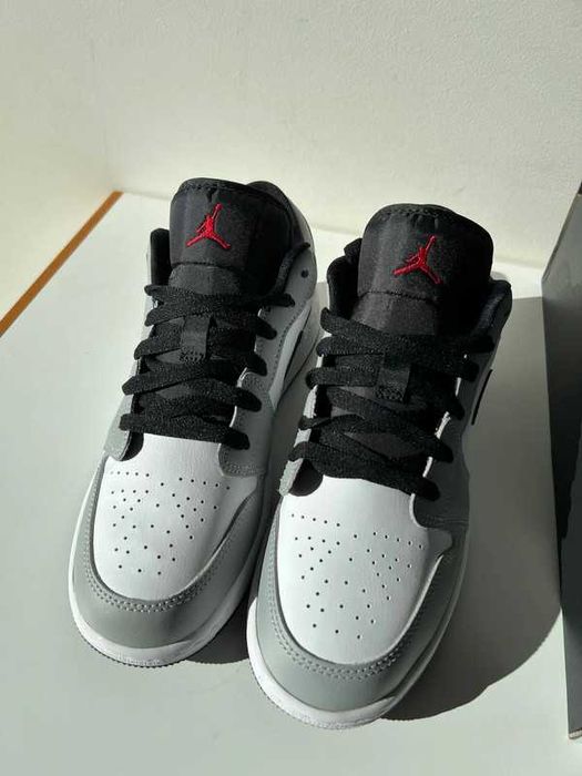 Jordan 1 low smoke grey gs 38.5