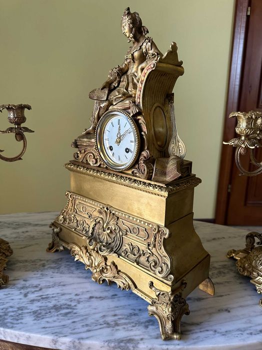 Бронзовий антикварний годинник камінний з канделябрами часы каминные