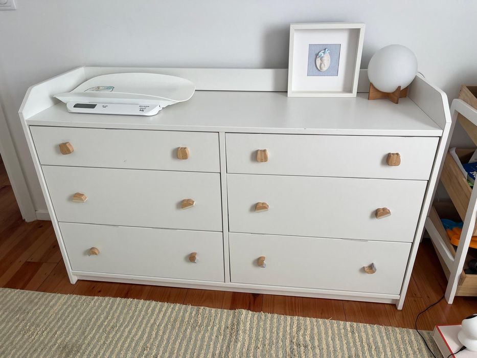 Cómoda IKEA Hauga