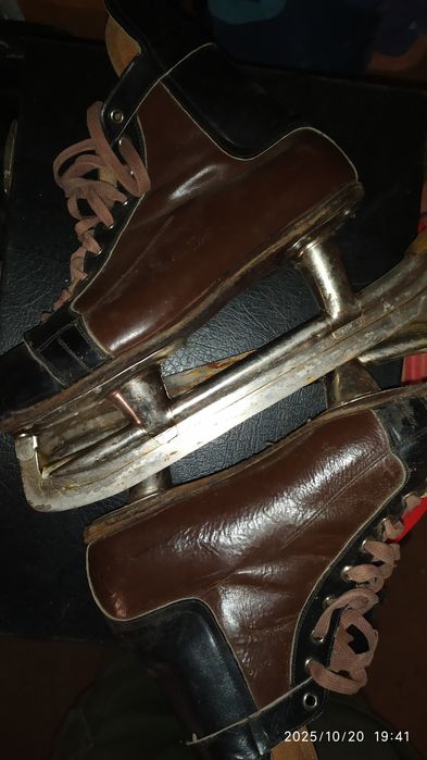 Ковзани чоловічі і жіночі