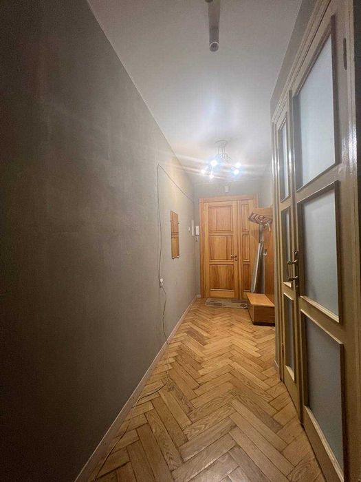 Продам 3 к кв Центр проспект Независимости Сталинка 71 кв м 4 этаж ЭКС